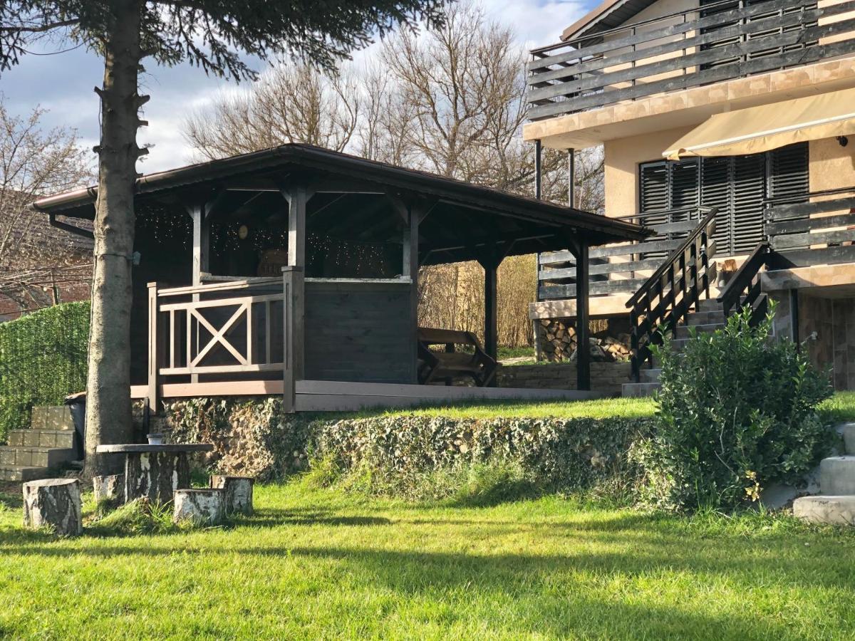 Вила Теkето I Vila Teketo Family Guest House Nikolovo ภายนอก รูปภาพ